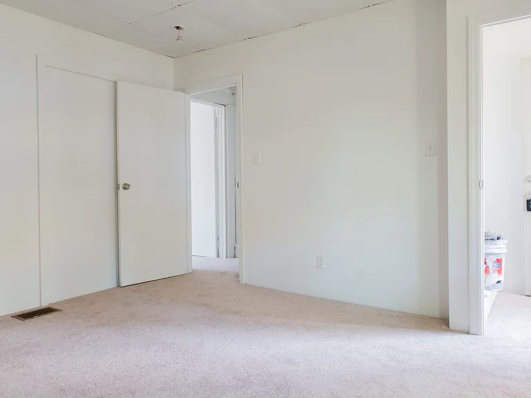 321 Seward St — Photo 4