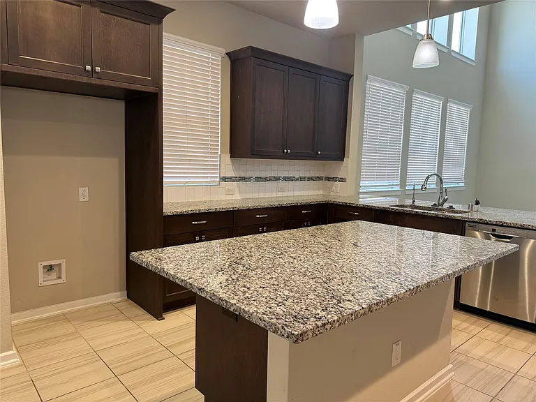 21535 Reserve Hill Ln — Photo 17