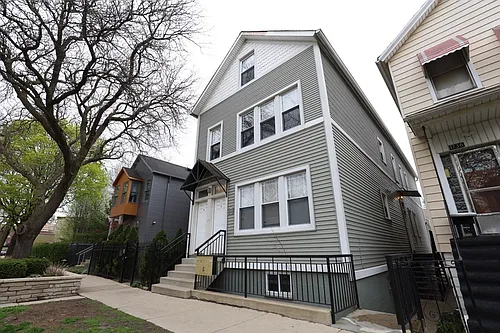 1738 W Altgeld St Photo 1