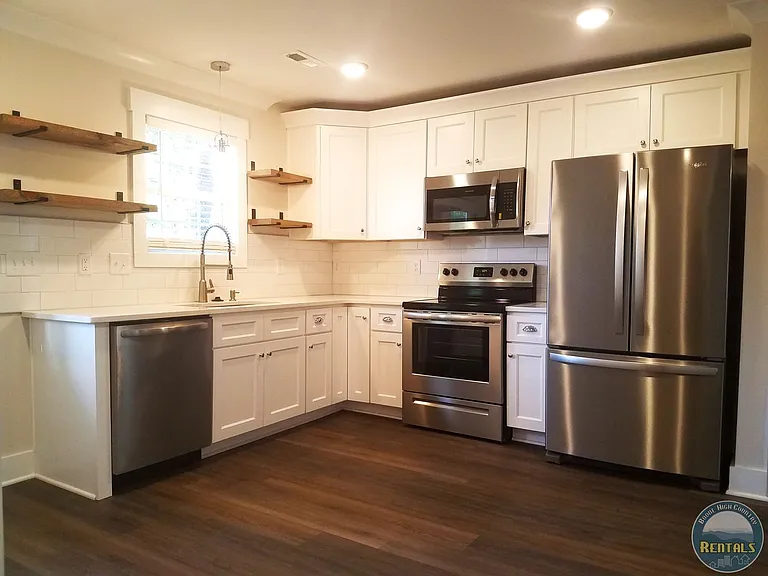 291 Stratford Ln — Photo 8