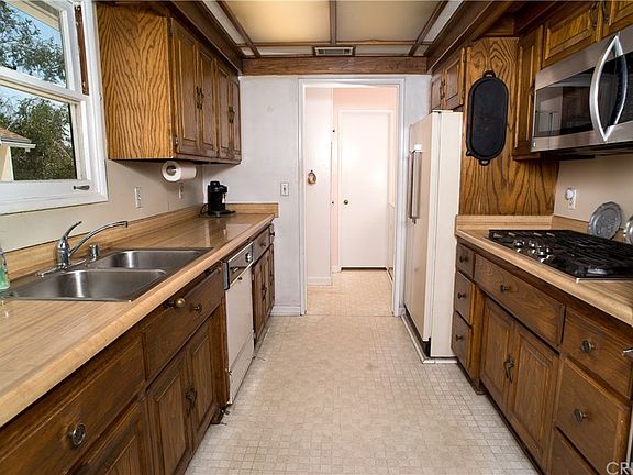 2nd image of 10119 Valjean Ave