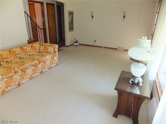 4th image of 4365 Newberry Dr