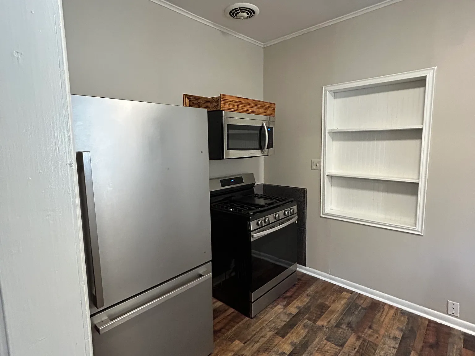2 bed, 832 sqft, $1,000 — Photo 3