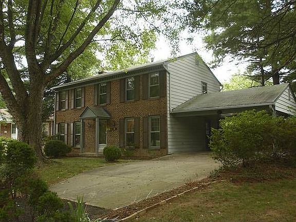 3rd image of 8 Marcus Ct