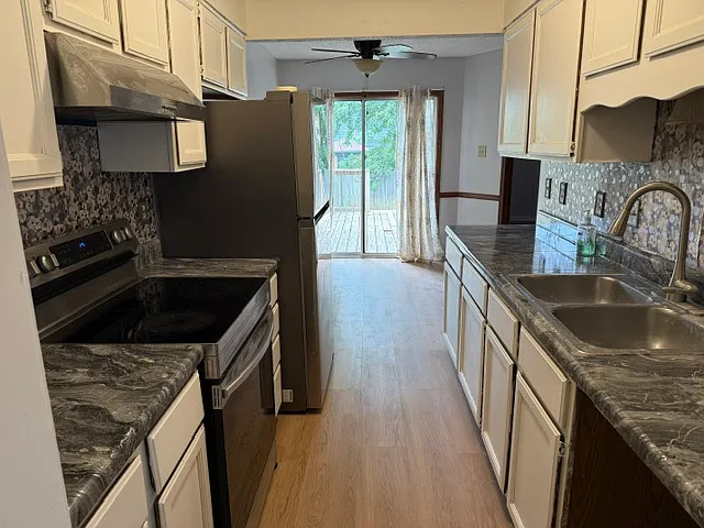 5556 Blossom Ln — Photo 5
