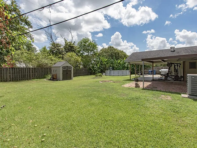 210 N William Dr — Photo 22