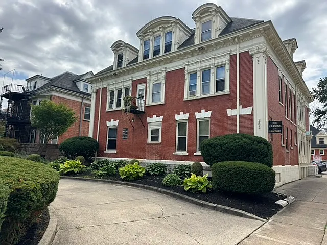 282 Summer St #8
