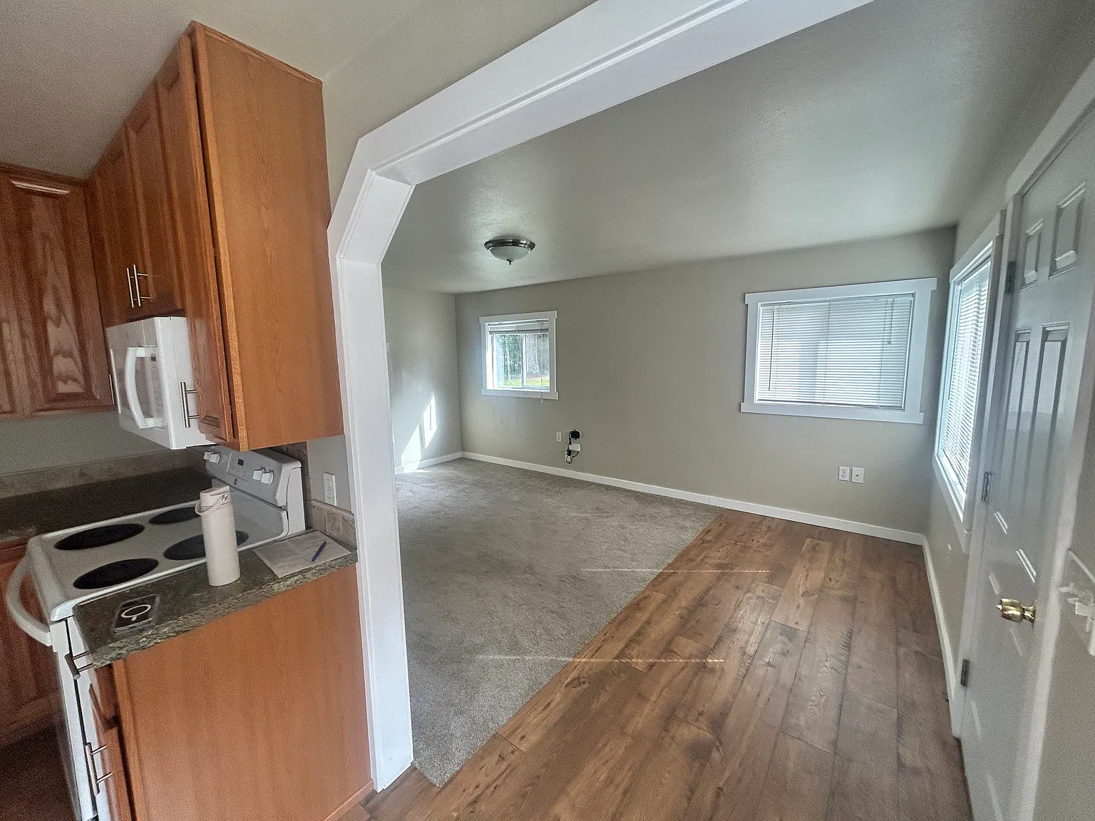 2 bed, 900 sqft, $1,200 — Photo 3