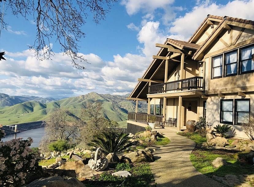1st image of 34455 Sierra Dr