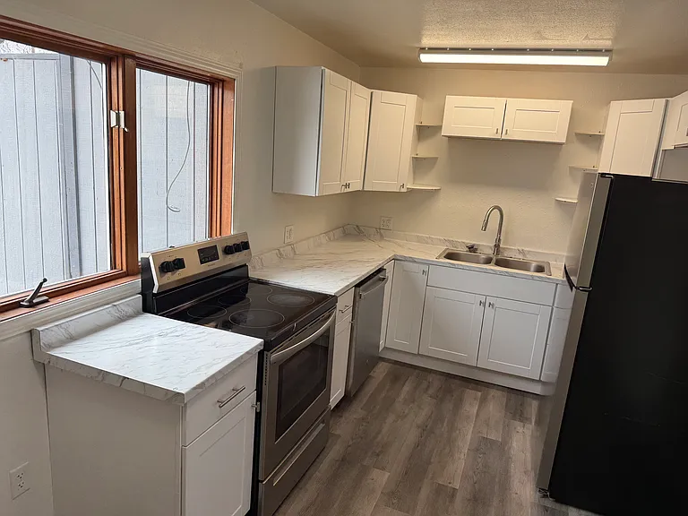 39034 Strawberry Ct #4 — Photo 4