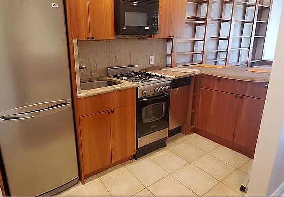 2nd image of 308 E 73rd St APT 4C