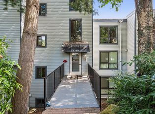 3710 26th Pl W APT B4, Seattle, WA 98199