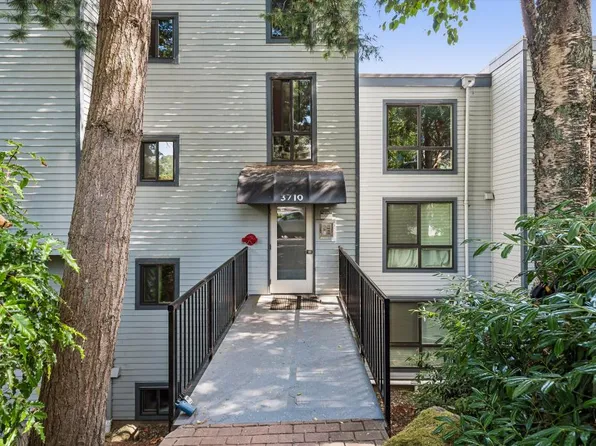 3710 26th Pl W APT B4, Seattle, WA 98199