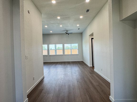 3rd image of 180 Zion Rd