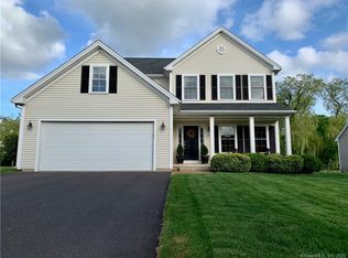 16 Twin Pines Dr, Wallingford, CT 06492