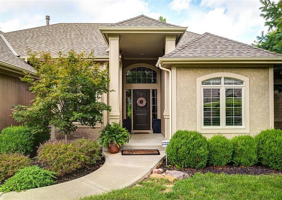 1st image of 10406 River Hills Dr