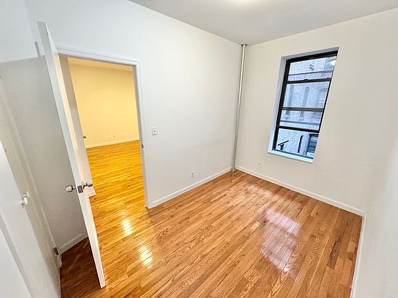 5th image of 360 W 15th St APT 104