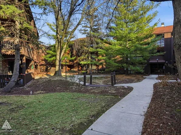 9609 Austin Ave #W3, Oak Lawn, IL 60453