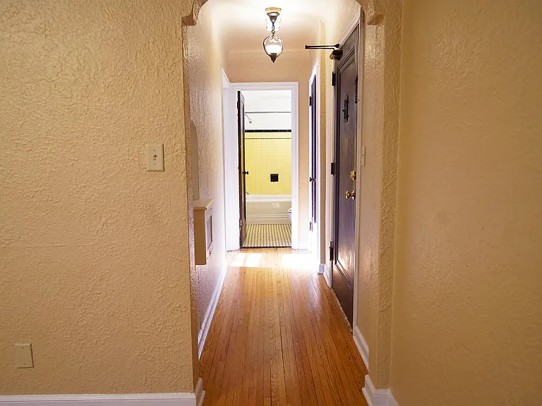 Grand Ave Apartments — Photo 9