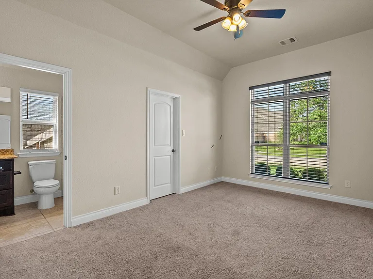 2524 Davis Prairie Ln — Photo 35