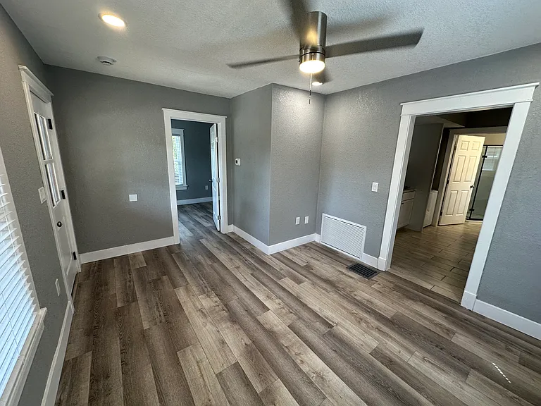 826 E 21st Ave #1 — Photo 7