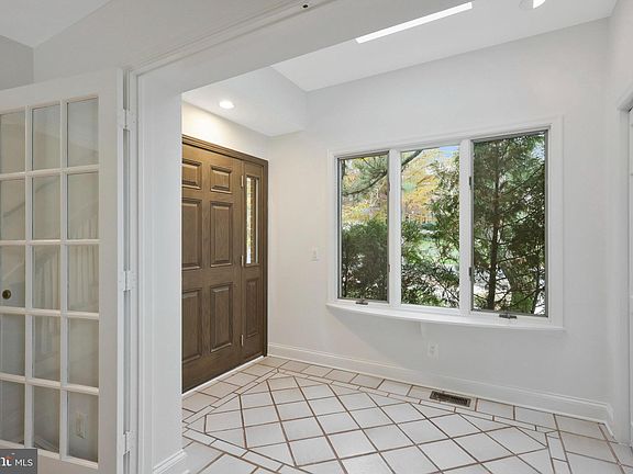 5th image of 3105 Worthington Cir