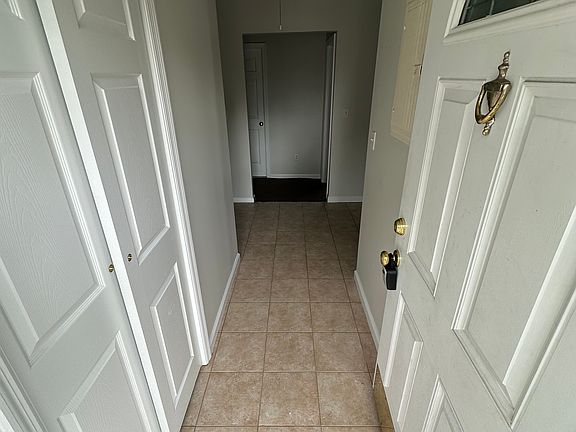 5th image of 586 Commerce St #2B