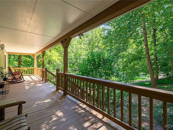 3rd image of 19560 Oakwood Ln