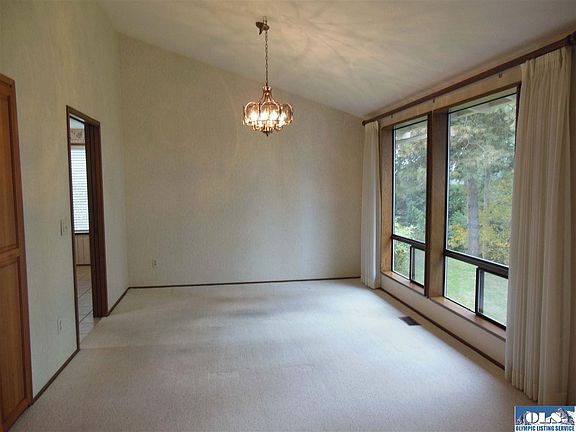 2nd image of 140 Hilltop Dr