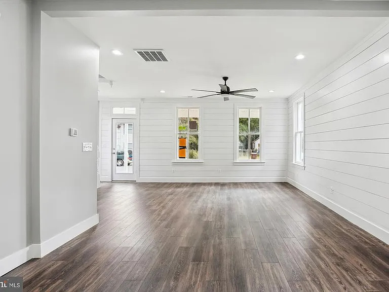 305 Willis St — Photo 3