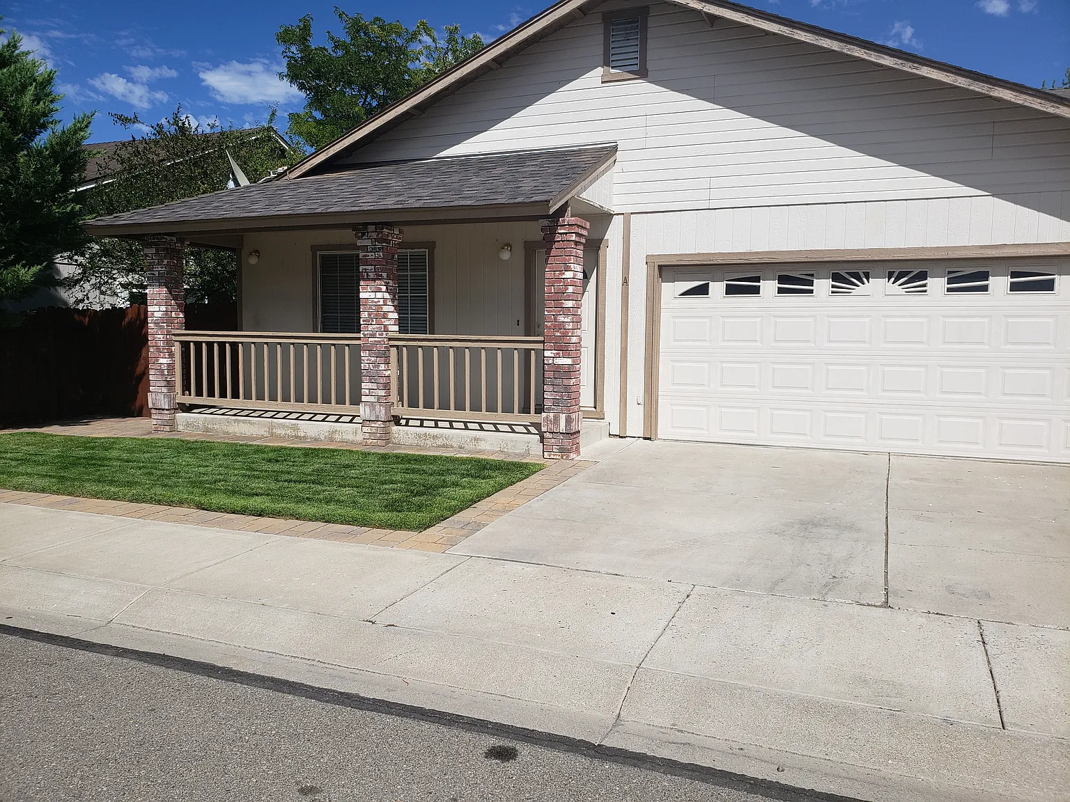 3 bed, 1303 sqft, $2,000 — Photo 1