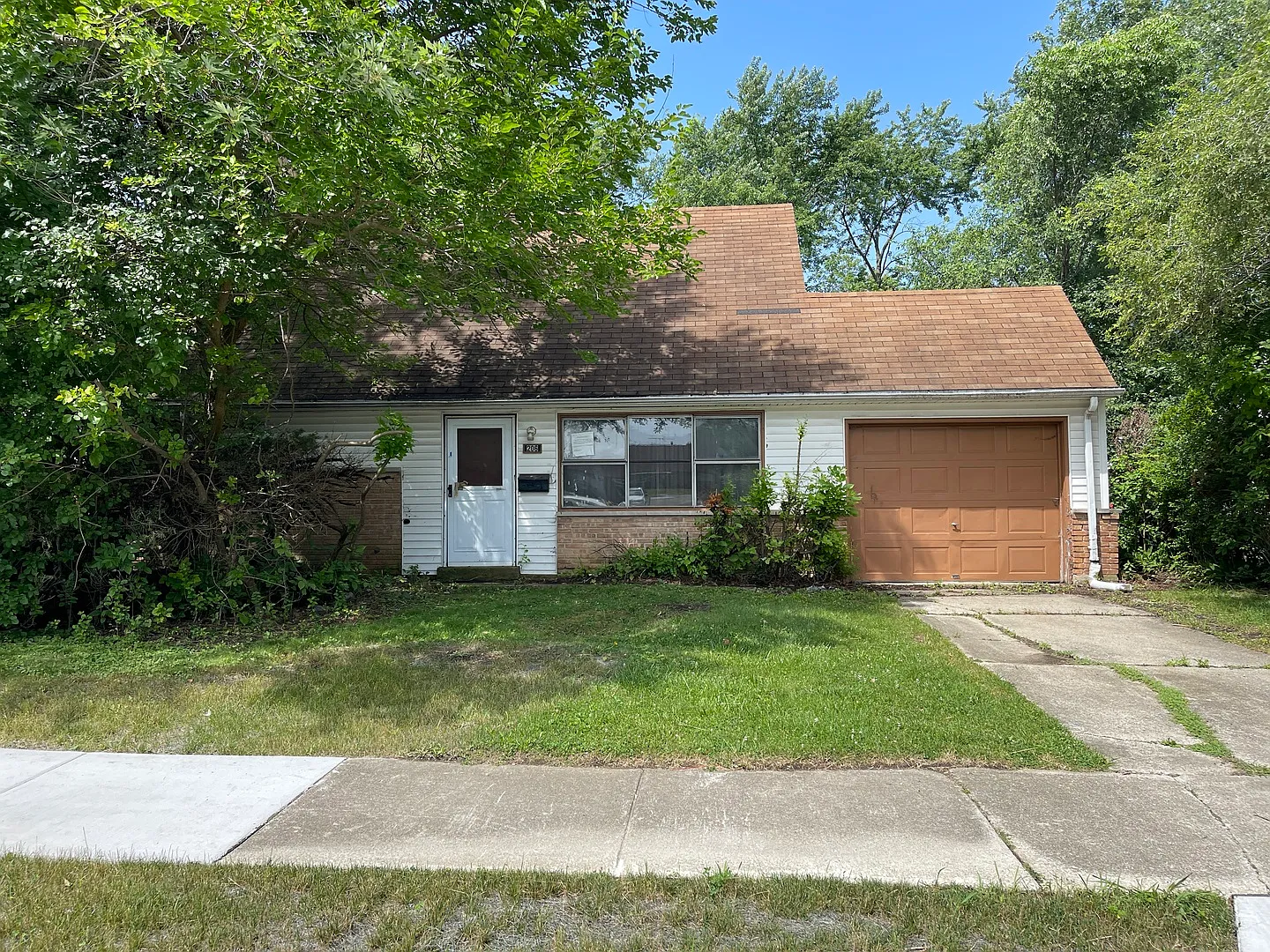 206 Washington St photo 1