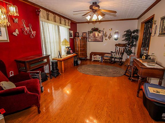 2nd image of 121 Leawood Dr