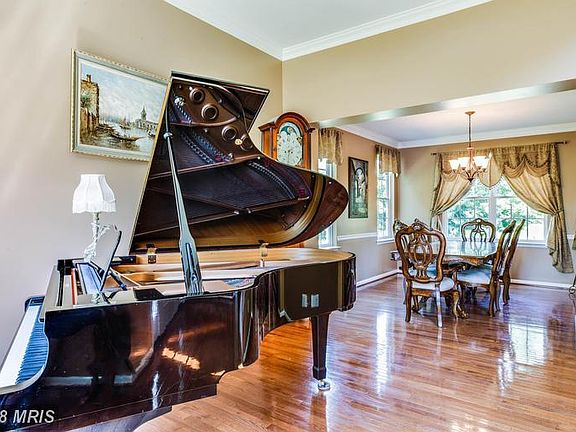 Entertain in style in living and dining rooms