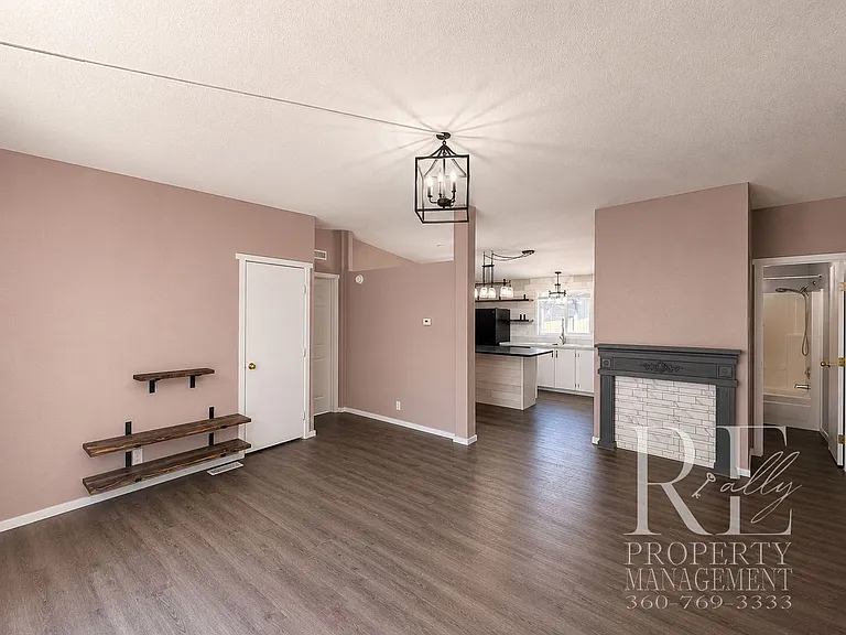 548 Arnold Ave E — Photo 12