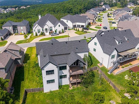 4th image of 35 Haywood Ct