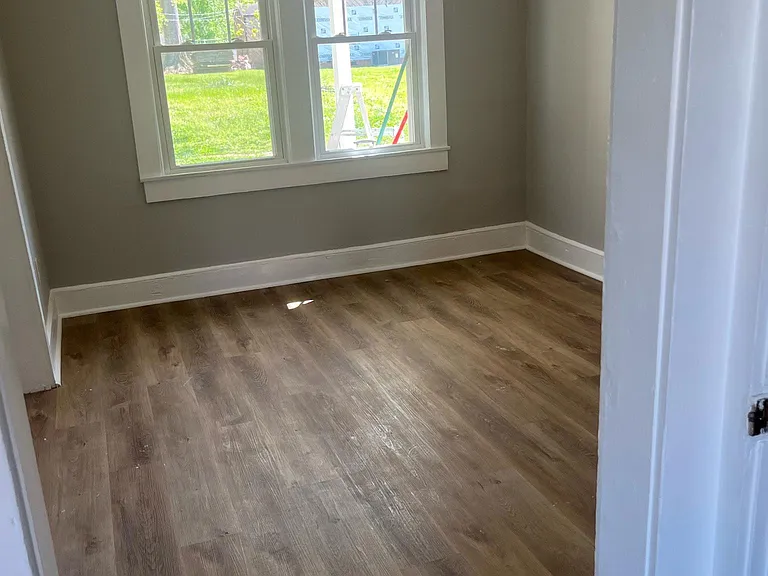 806 E Laurel St — Photo 10