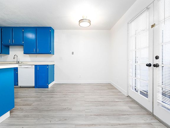 3rd image of 5006 Collwood Way Unit 83