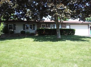 71 Crosby Ln, Rochester, NY 14612