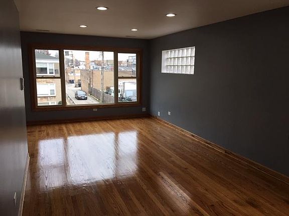 4th image of 5614 N Christiana Ave APT 2