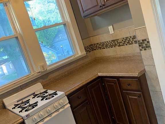 4th image of 1111 9th Ave N #3
