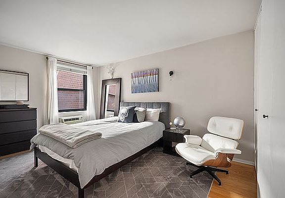 5th image of 146-156 Bank St #2B