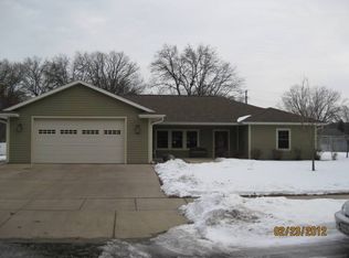 3041 Kilbourne Ave, Eau Claire, WI 54703