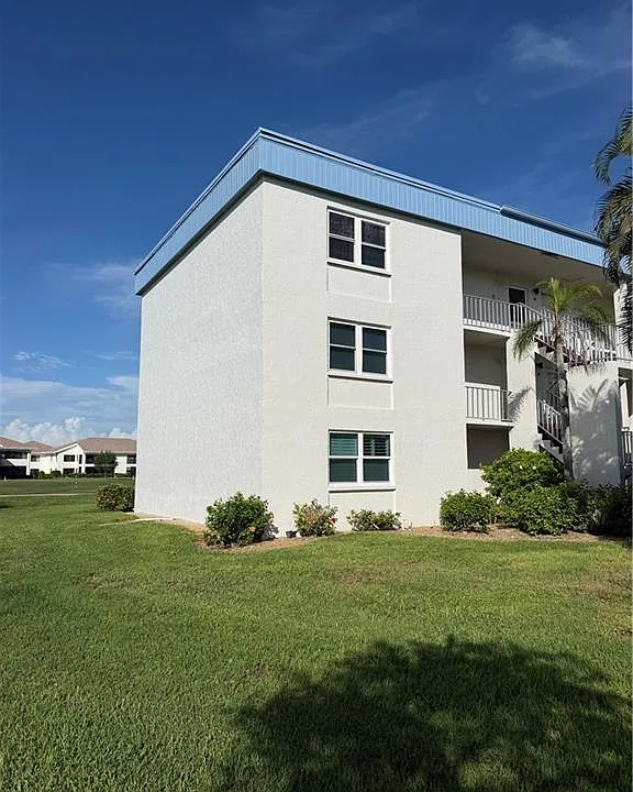 1624 Pine Valley Dr #115