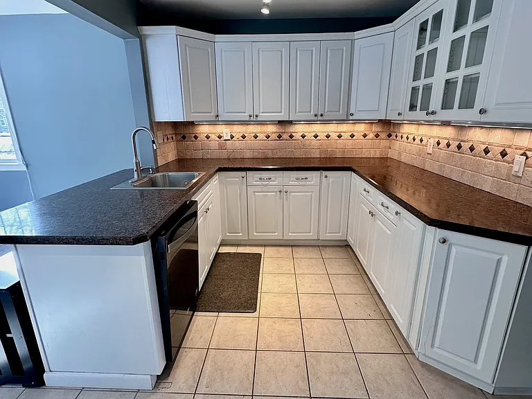 523 Orange Ave — Photo 4
