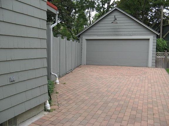 Driveway/garage