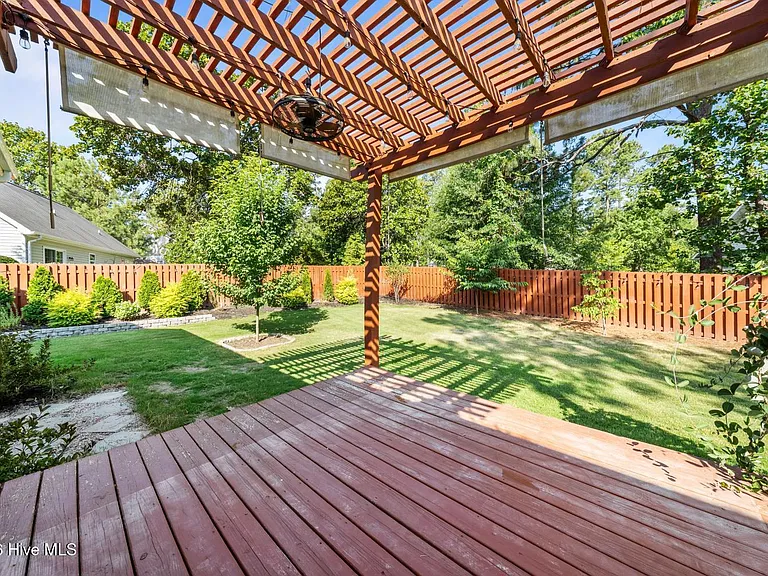 85 Wheeling Dr — Photo 3