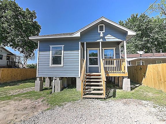 3rd image of 7921 Brays St #B