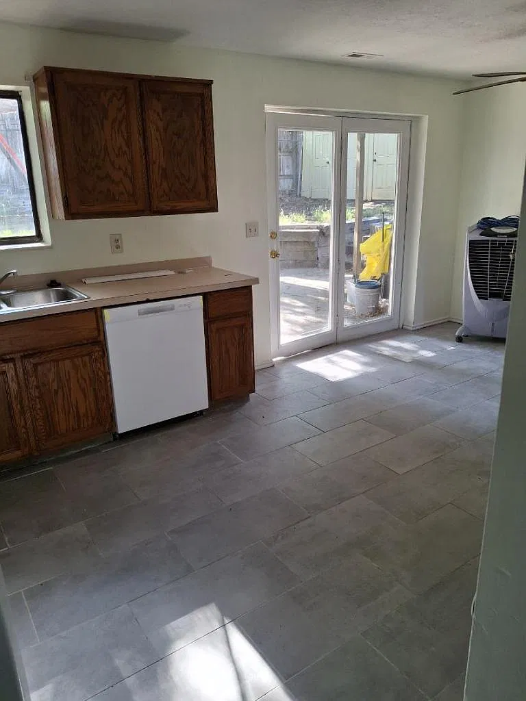 2322 N 250 W — Photo 4