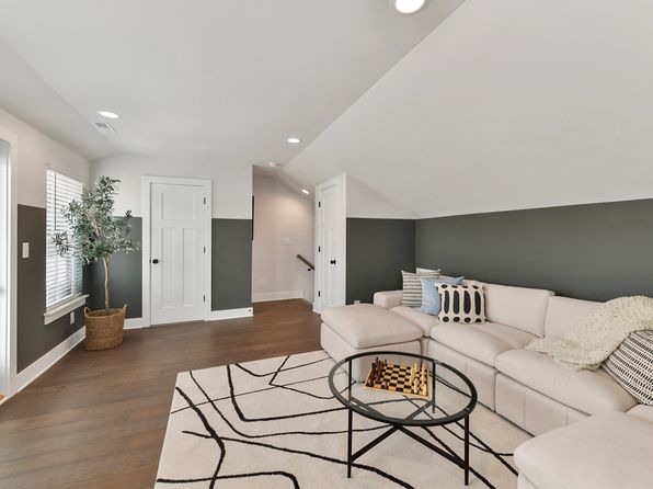 charlotte-north-carolina-348354758 picture